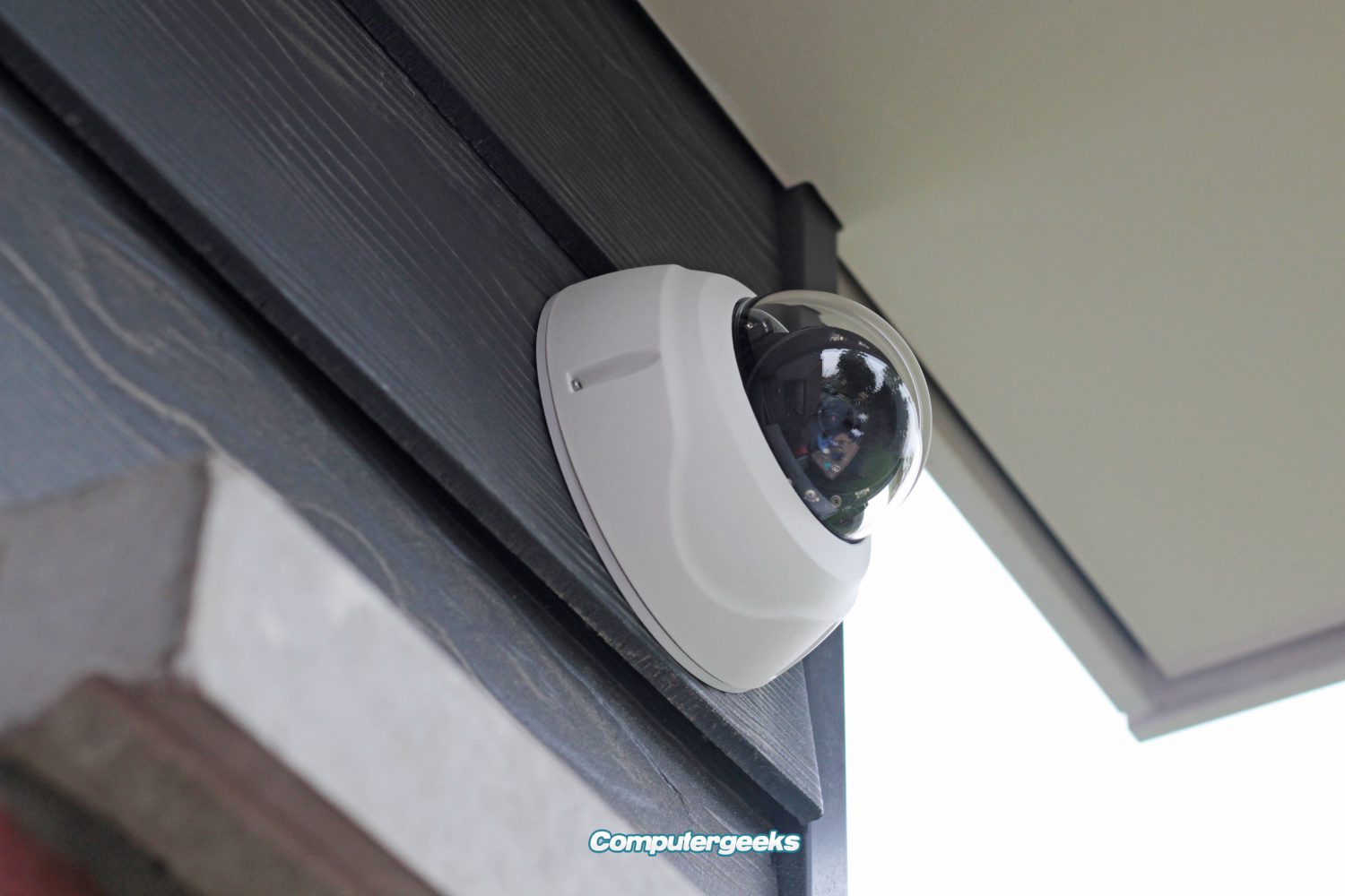 IP Camera opgehangen aan de wand